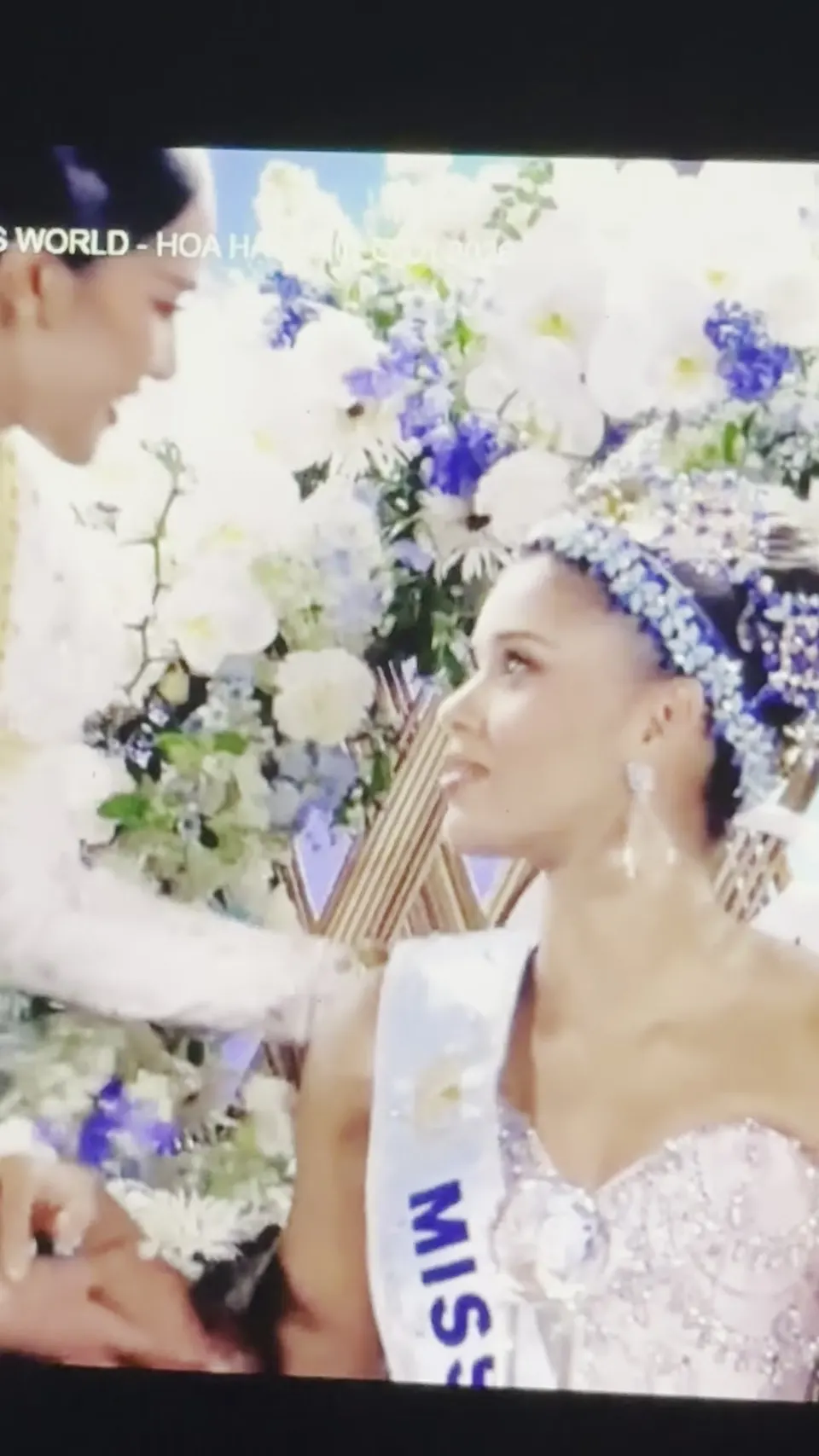 The new Miss World being crowned on the VTV8 livestream, flowers and sash visible
