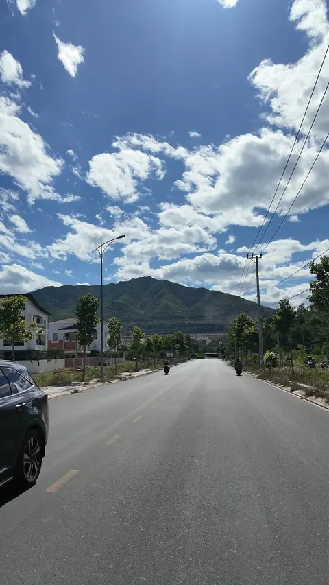 Two hours on a scooter to a hill cafe above Nha Trang's ponds